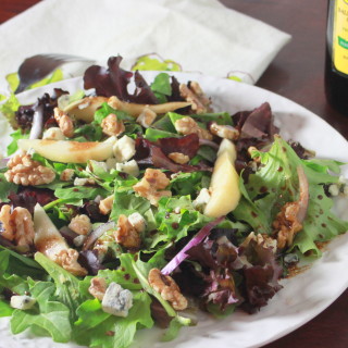 Pear, Walnut & Gorgonzola Salad